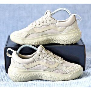 New! Size: 4 Men/5.5 Women | VANS MTE UltraRange Neo VR3 | Color: Mono Sage
